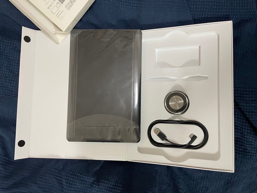 ワコム Intuos Pro Medium ペンタブレット