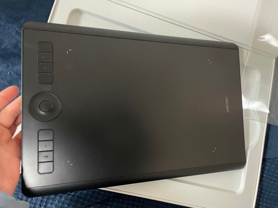 ワコム Intuos Pro Medium ペンタブレット