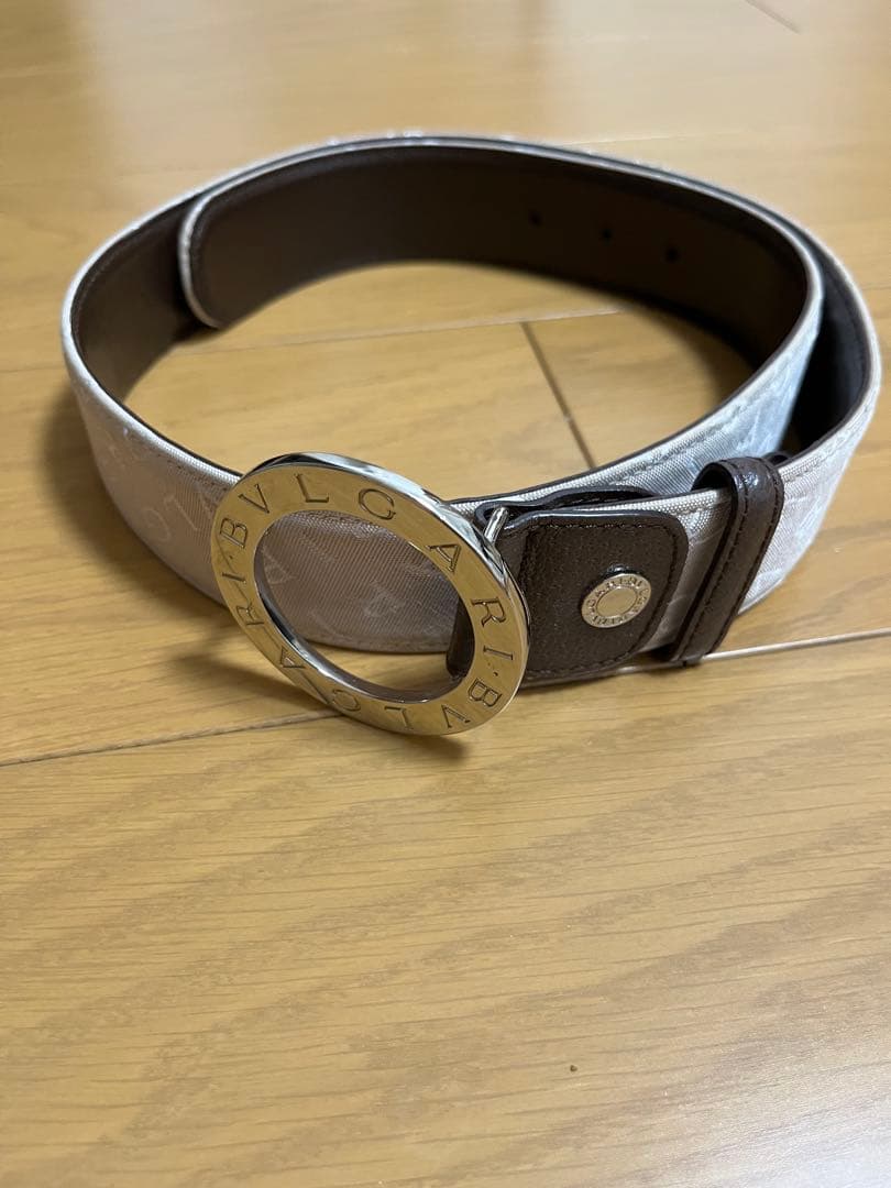 BVLGARI ロゴ入りベージュレザーベルト