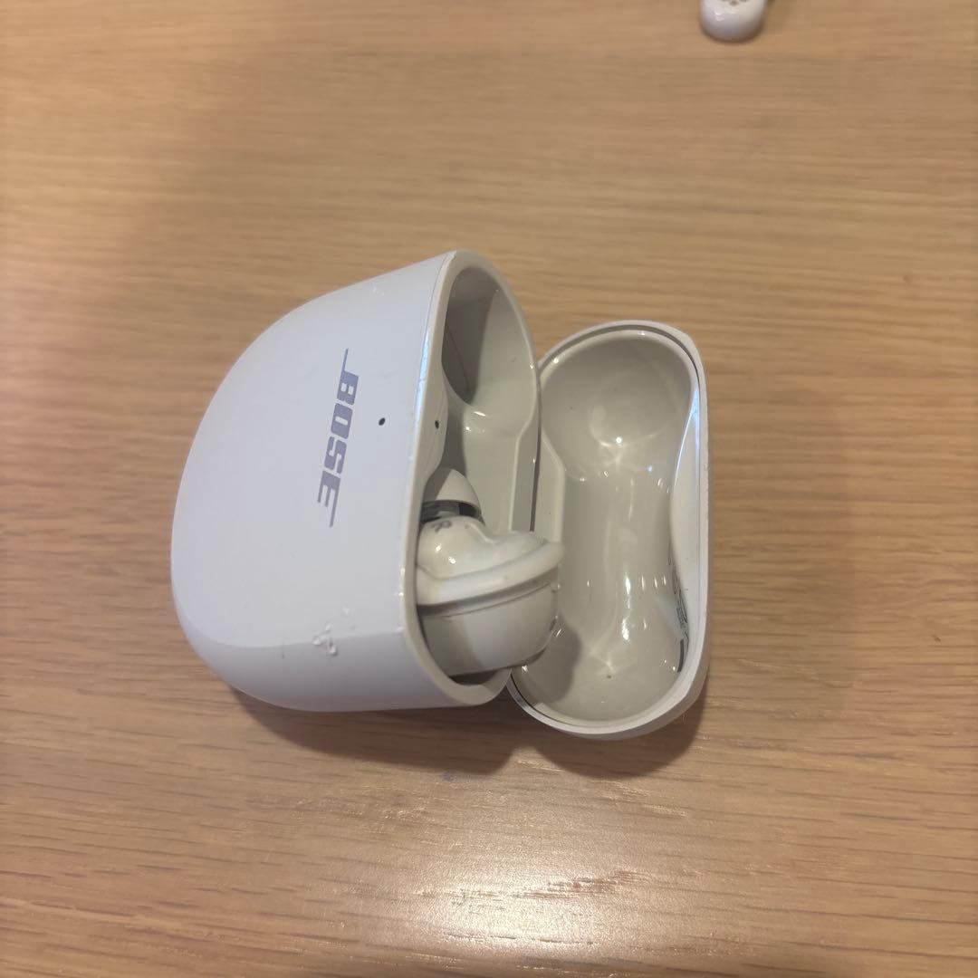 BOSE QuietComfort Ultra ワイヤレスイヤホン　本体+右耳