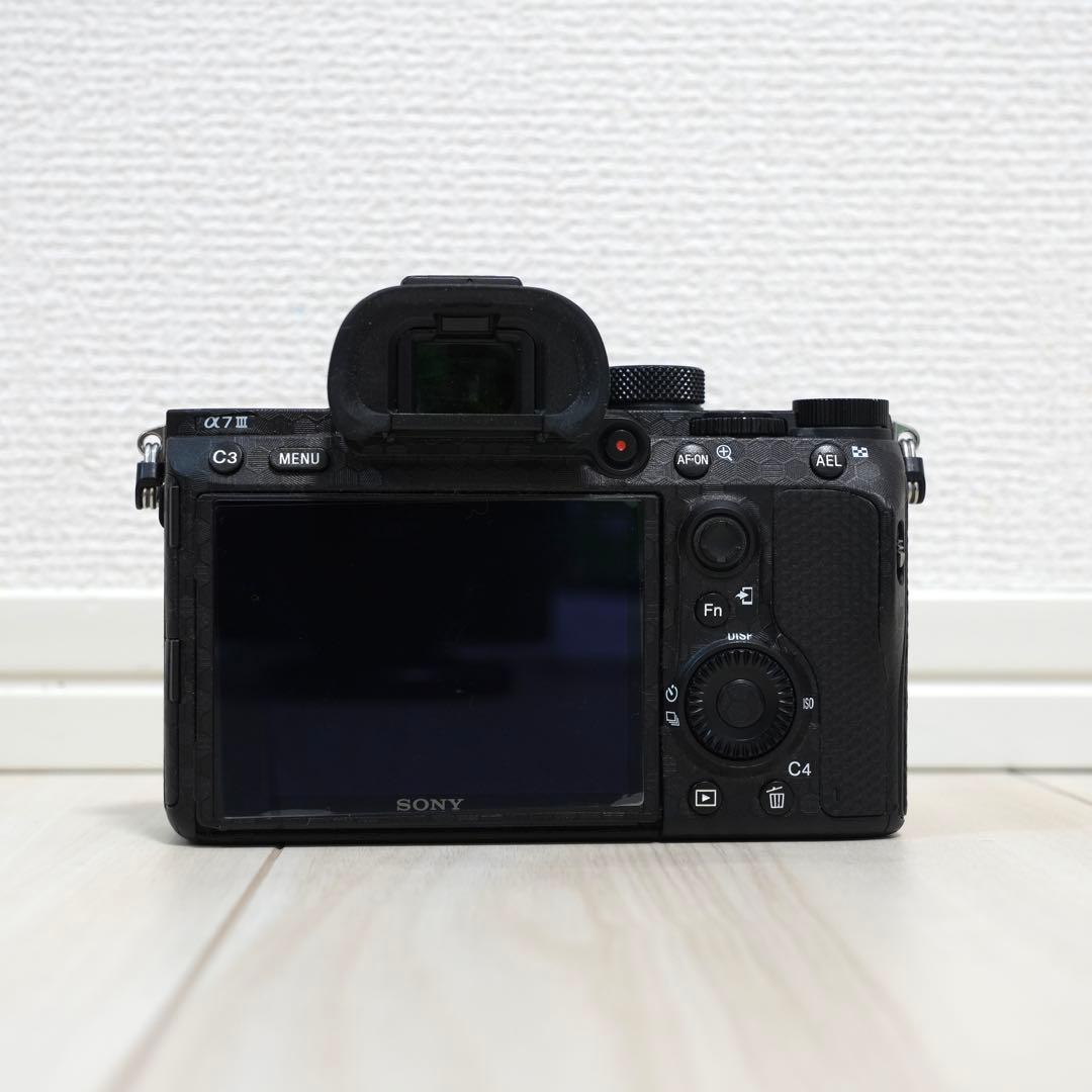 ショット数5867回！中古美品SONY α7 III