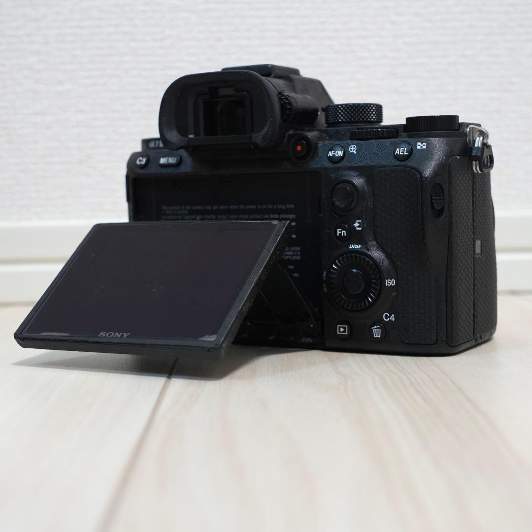 ショット数5867回！中古美品SONY α7 III