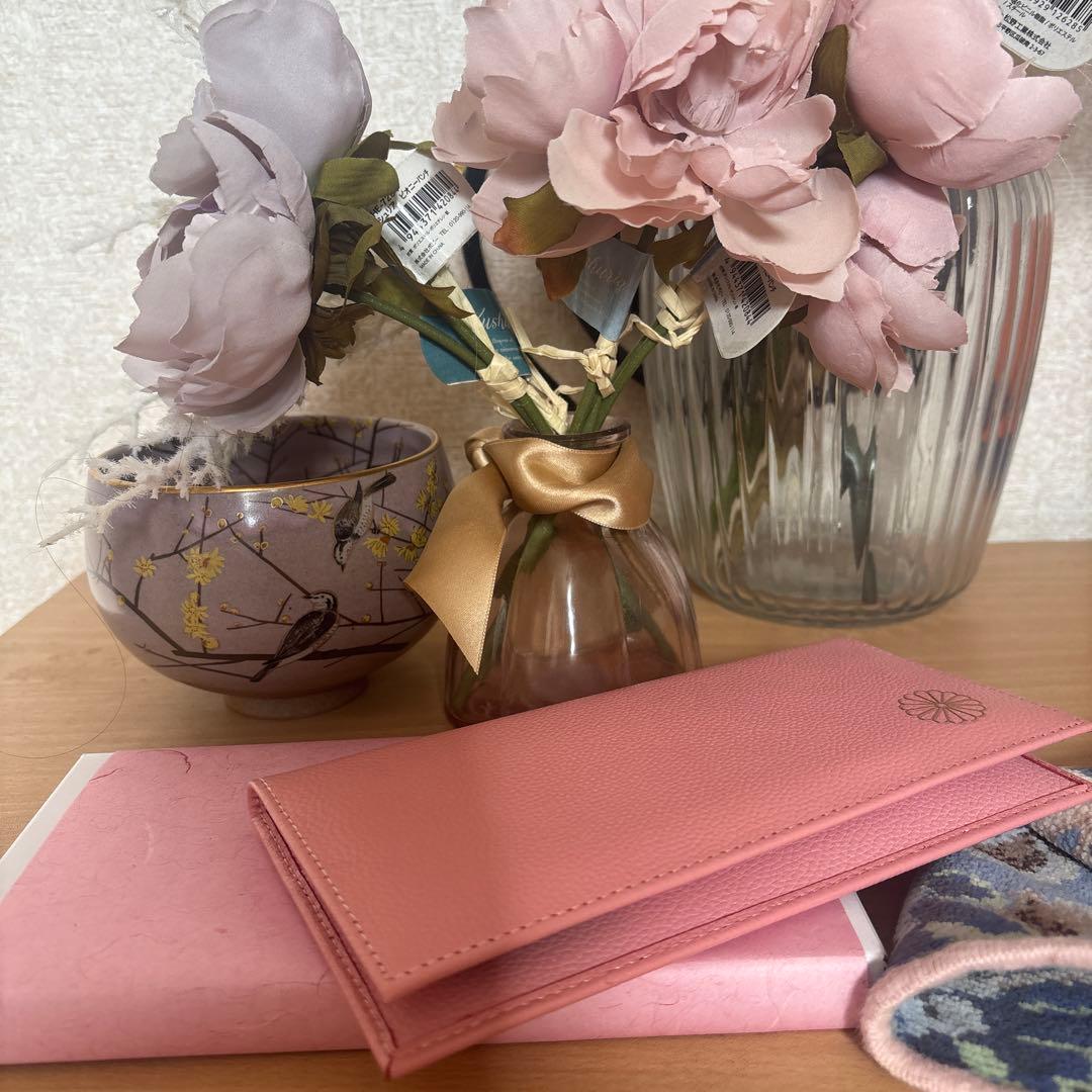 皇室長財布　ピンク レザー 長財布 箱付き