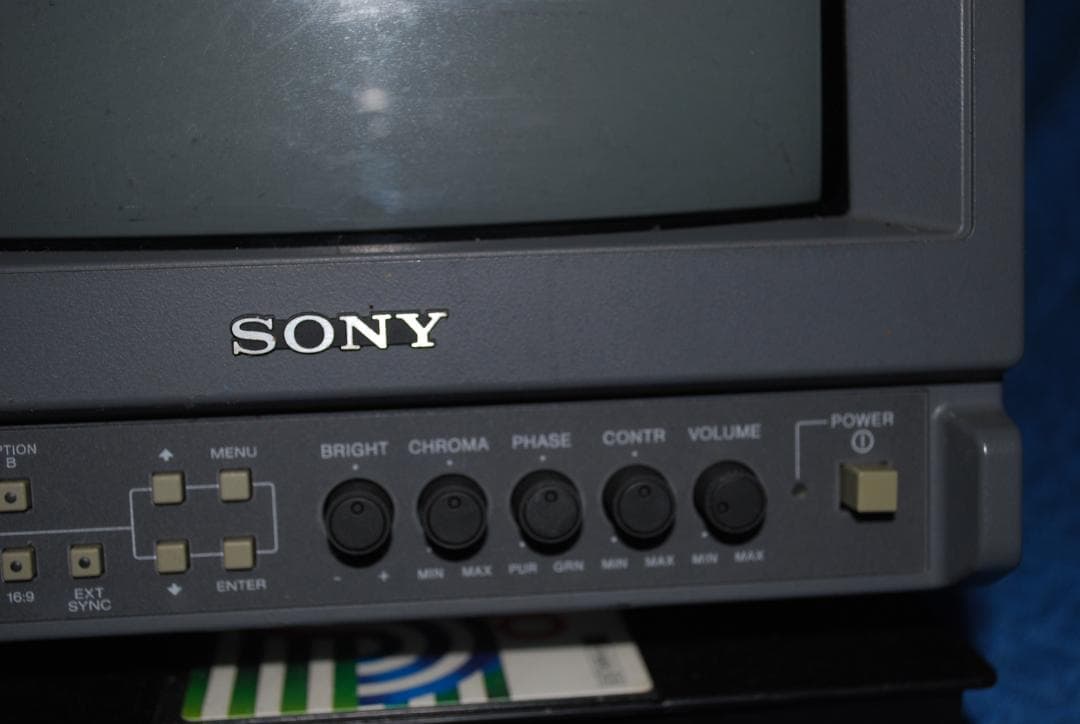 ソニー業務用トリニトロンモニターPVM-9L2中古ジャンク品の出品です。