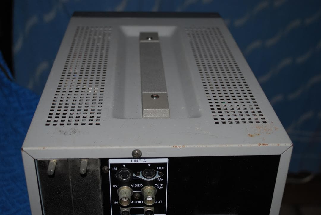 ソニー業務用トリニトロンモニターPVM-9L2中古ジャンク品の出品です。