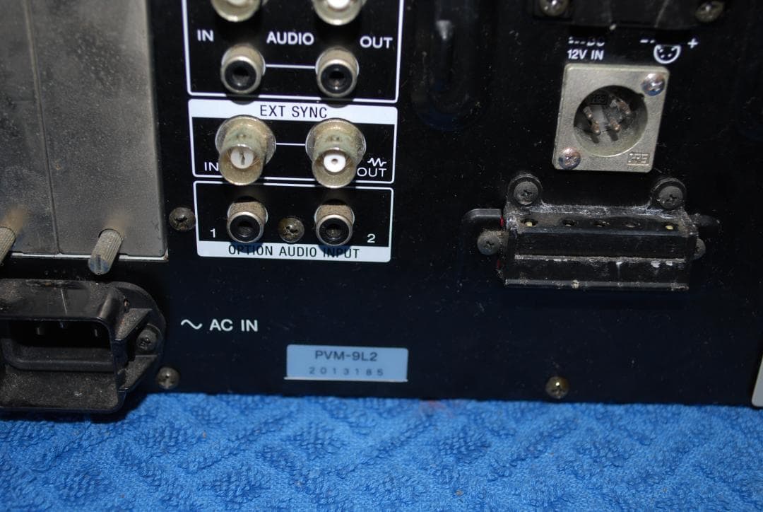 ソニー業務用トリニトロンモニターPVM-9L2中古ジャンク品の出品です。