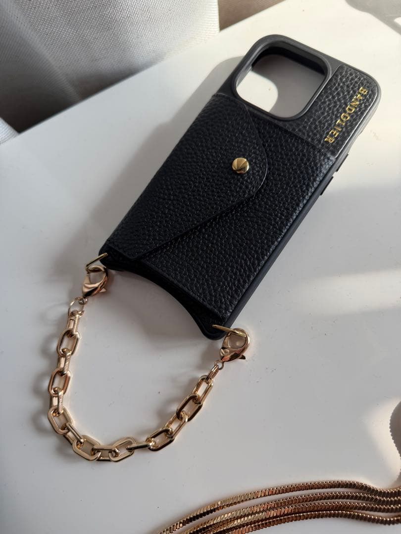 【美品】BANDOLIER iPhone15Pro ケース ブラック チェーン