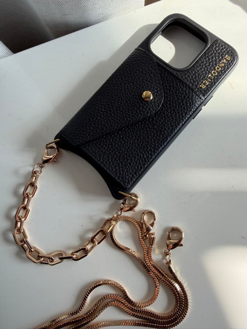 【美品】BANDOLIER iPhone15Pro ケース ブラック チェーン