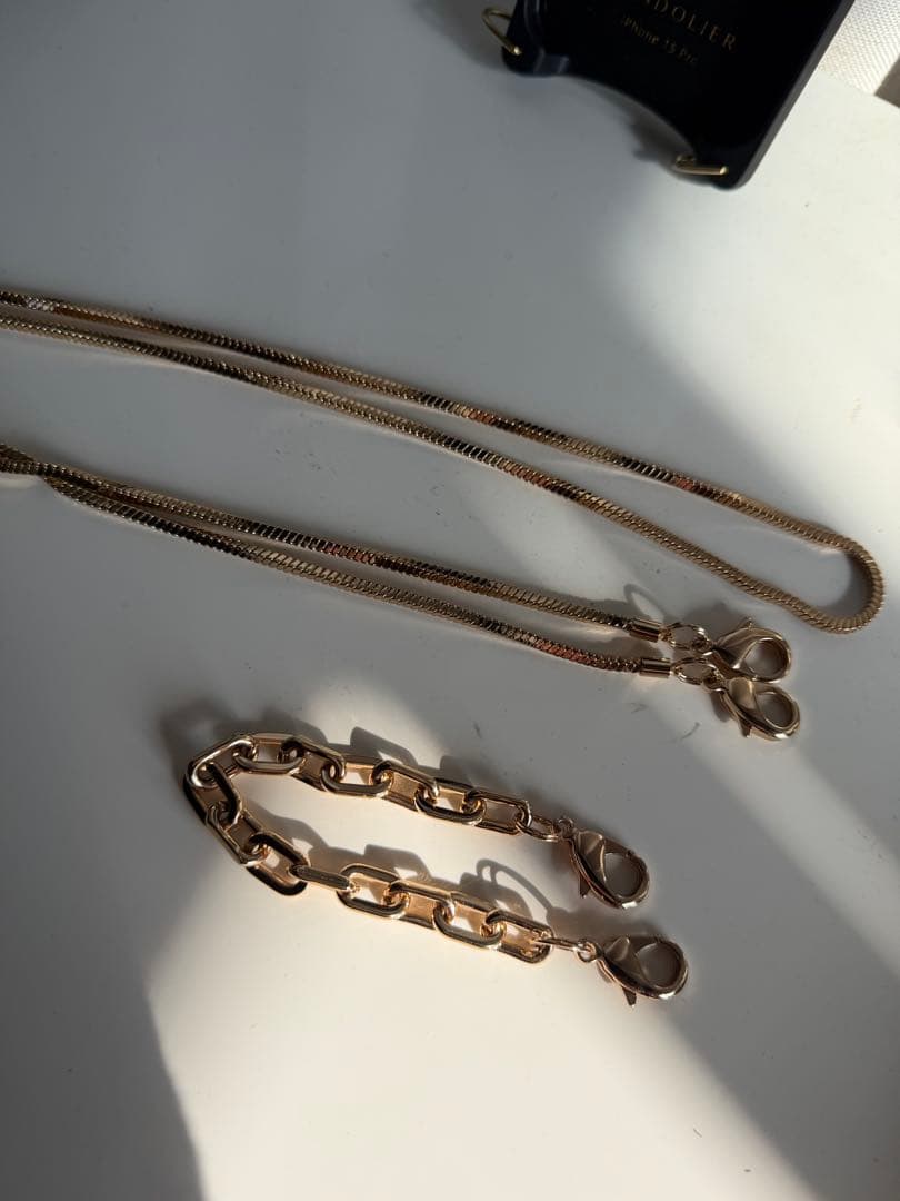 【美品】BANDOLIER iPhone15Pro ケース ブラック チェーン