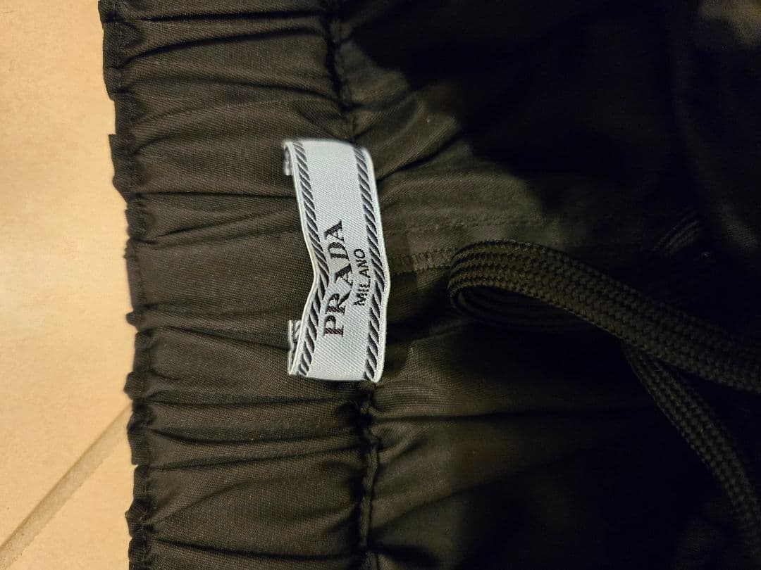 PRADA ブラックショートパンツ サイズ40