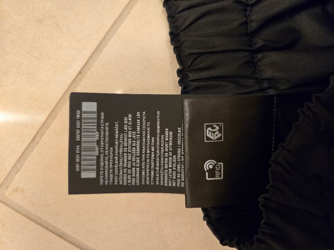 PRADA ブラックショートパンツ サイズ40