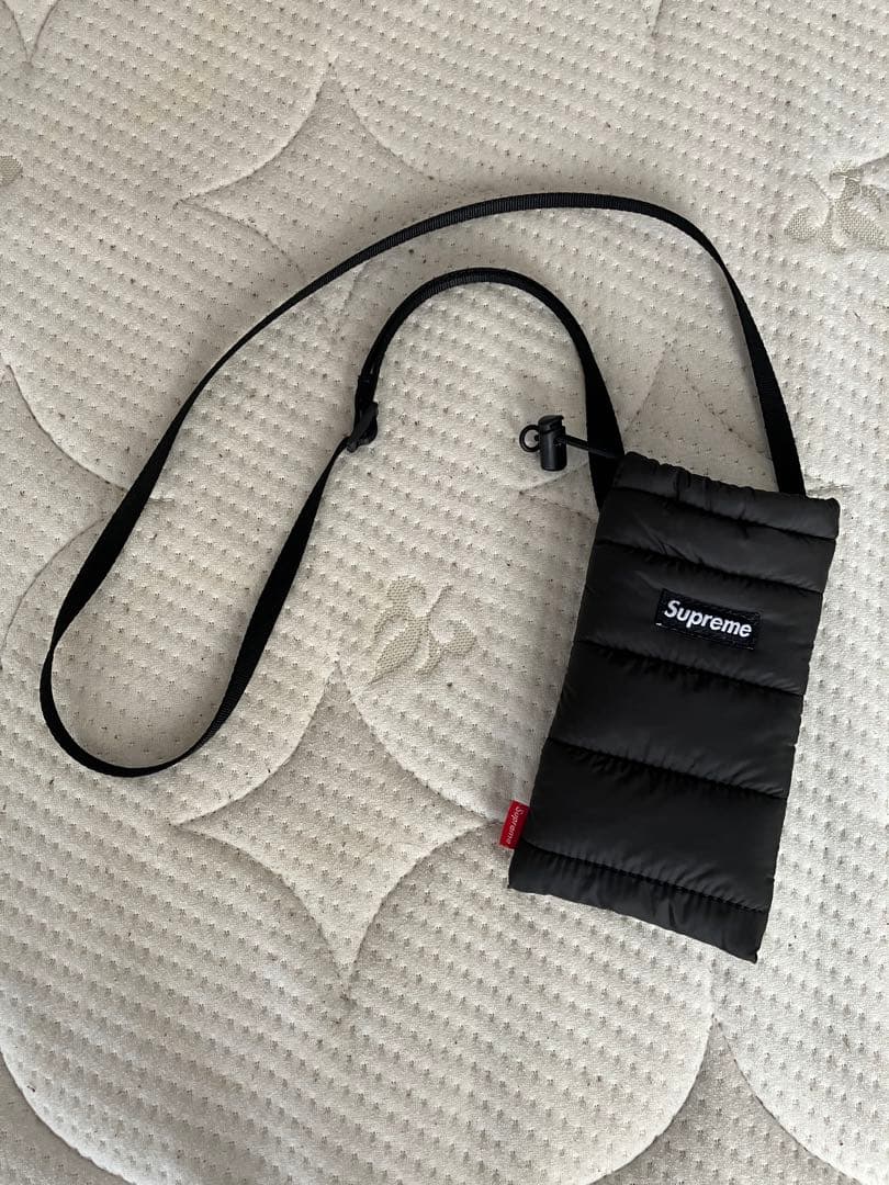 シュプリーム 22FW Puffer Neck Pouch ショルダーバッグ