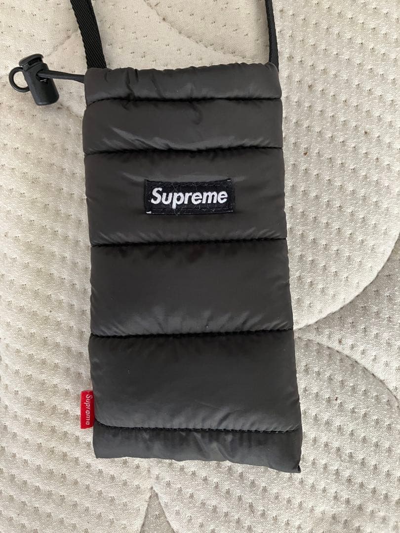 シュプリーム 22FW Puffer Neck Pouch ショルダーバッグ