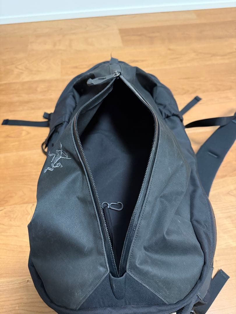 m*+様 ARC’TERYX ARRO 22 バックパック ブラック 22L