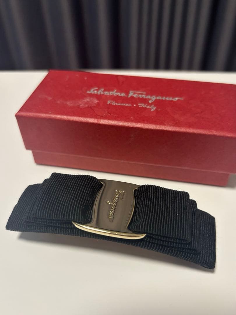 Salvatore Ferragamo 黒リボンヘアアクセサリー