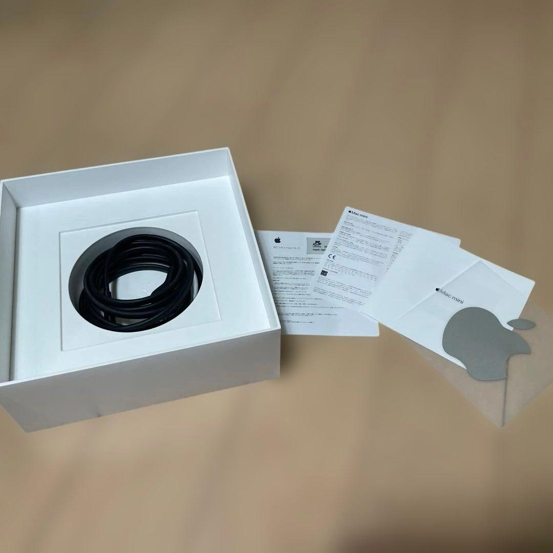 Mac mini (M1, 2020), 16GBメモリ 512GB SSD