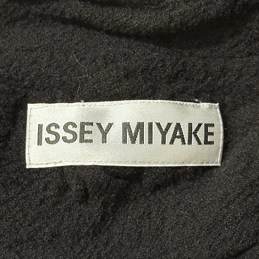 ISSEY MIYAKE　立体ウールカーディガン size2 HR0172