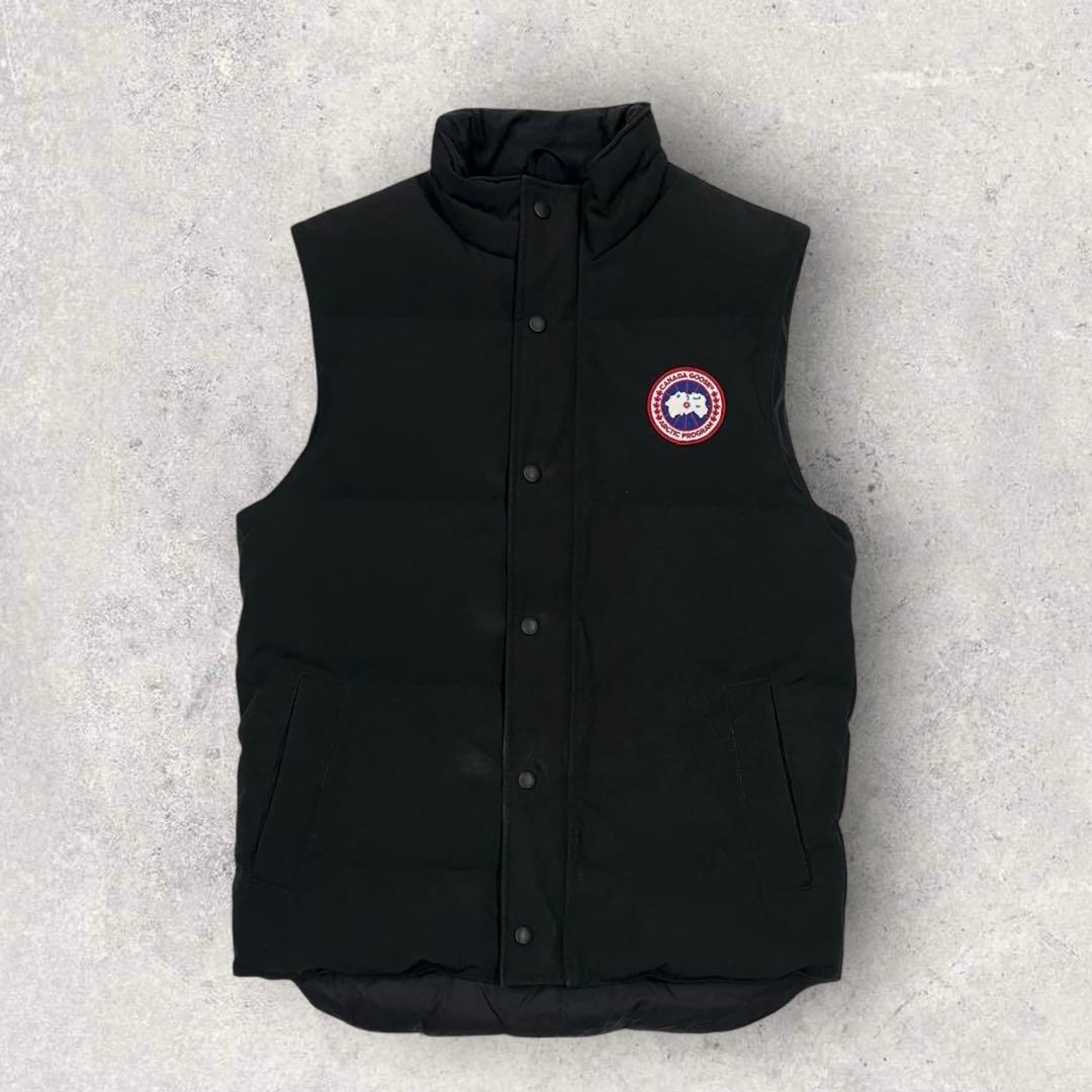 12052【ホログラム付き】カナダグース　ワッペン付きダウンベスト　黒