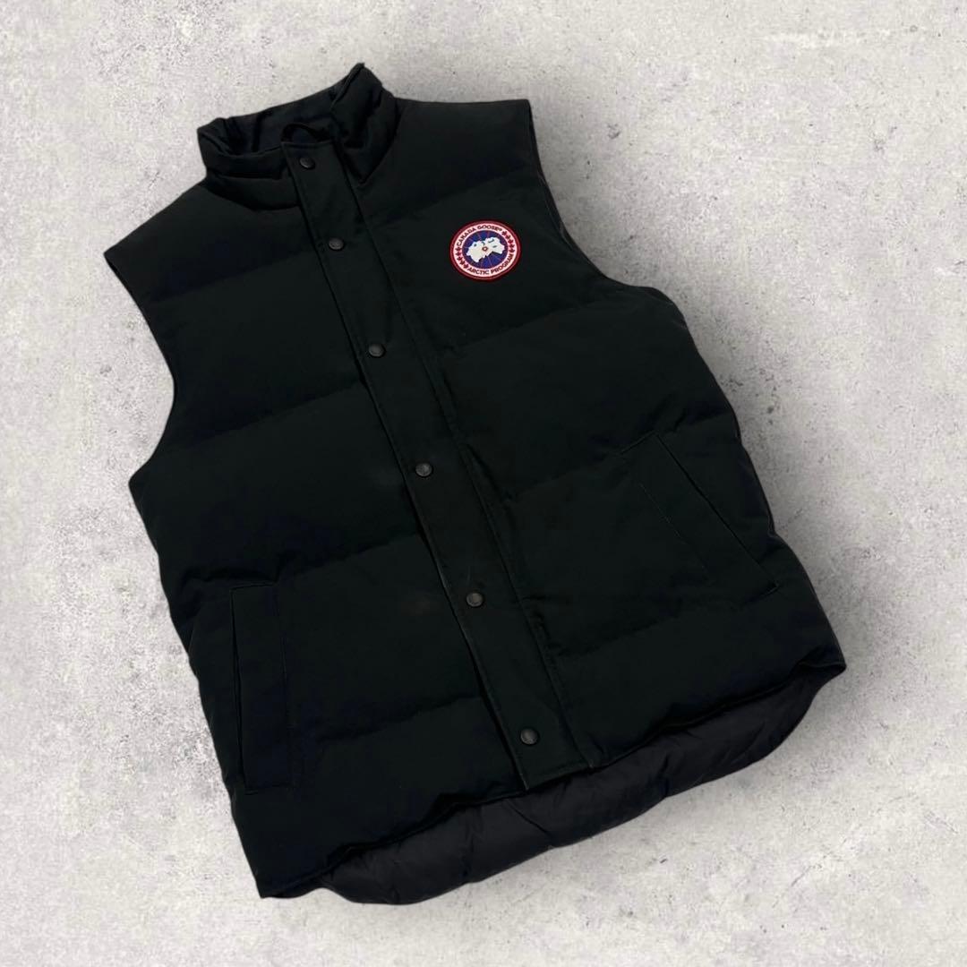 12052【ホログラム付き】カナダグース　ワッペン付きダウンベスト　黒