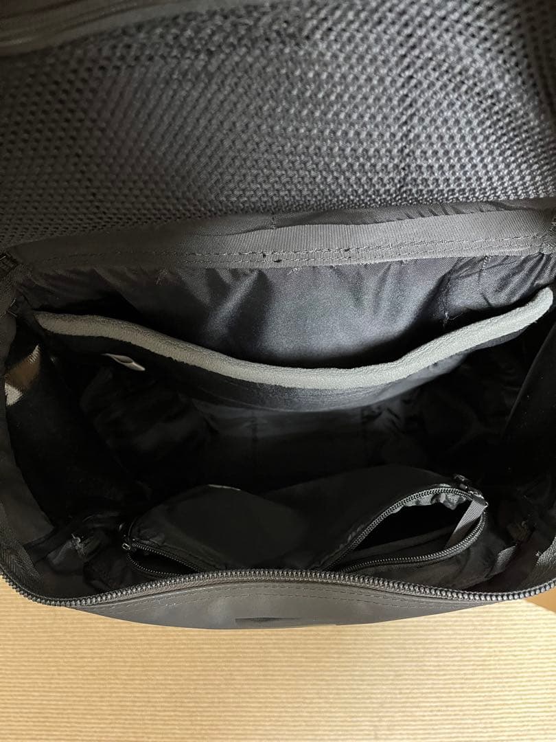 THE NORTH FACE ブラックリュック　ヒューズボックス