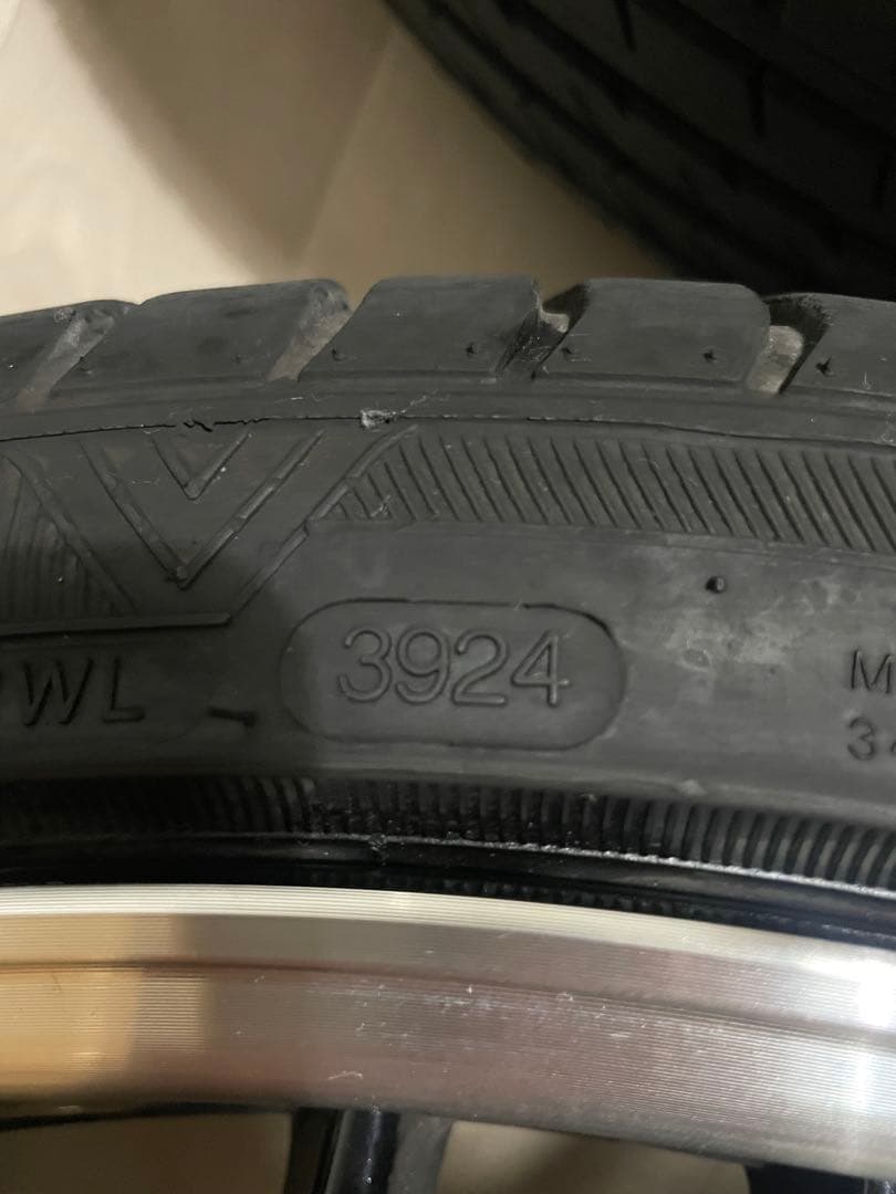 LOXARNY 20インチ タイヤホイール ４本セット 黒メッシュ。