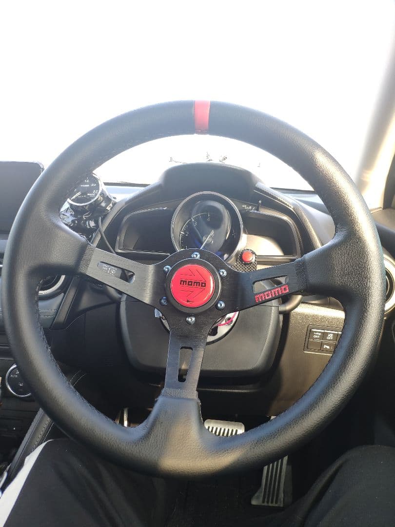 MOMO スタイル 革ステアリング Not Authentic