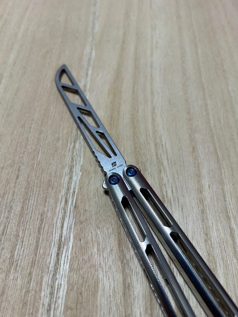 スポーツトイ・アクショントイ Armed Shark Tsunami Clone