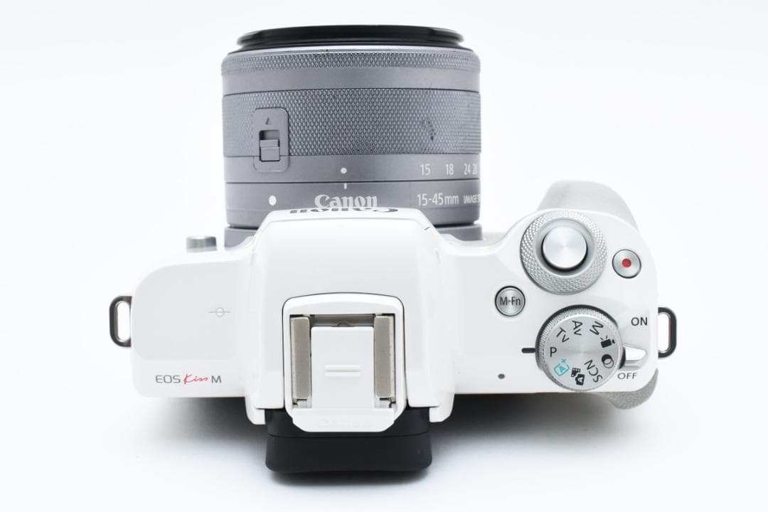 ■ショット数2000回以下■美品■キャノン Kiss M