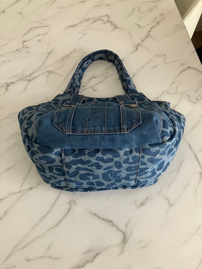 943Hiroko Higa 大きめヒョウ柄デニムリメイクバック