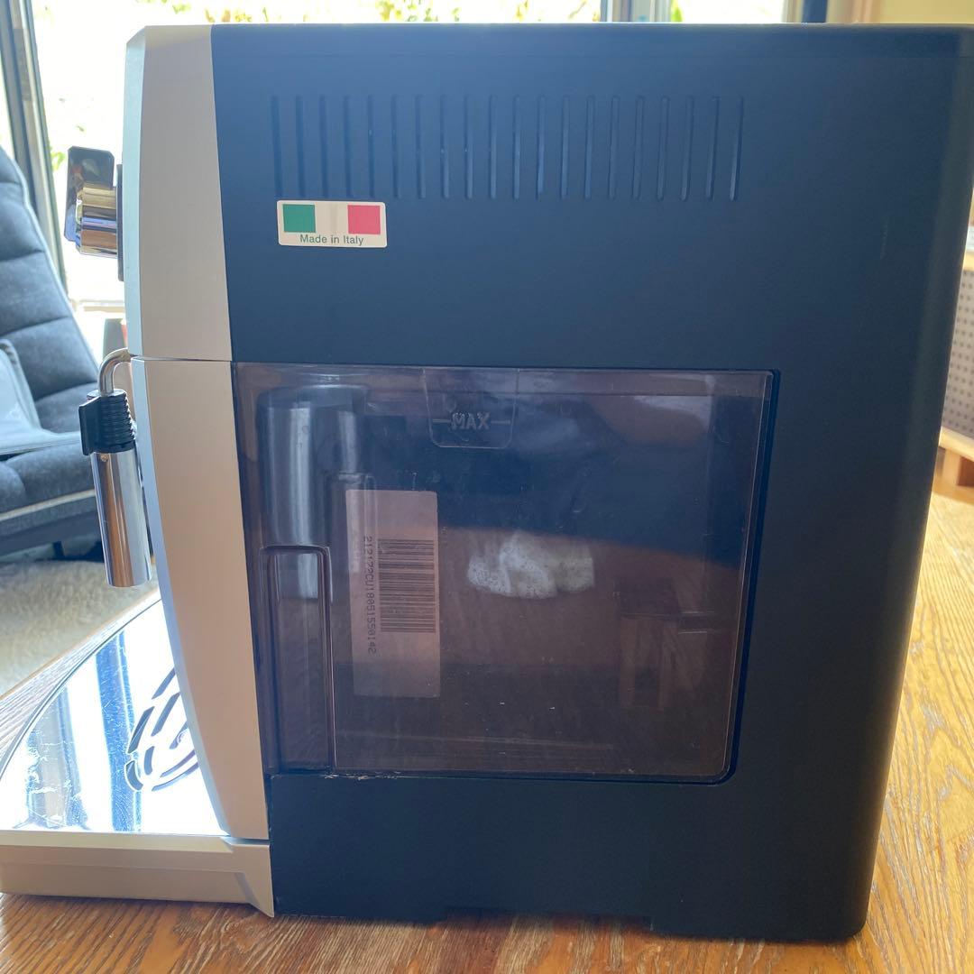 De'Longhi Magnifica エスプレッソマシン　ESAM03110S