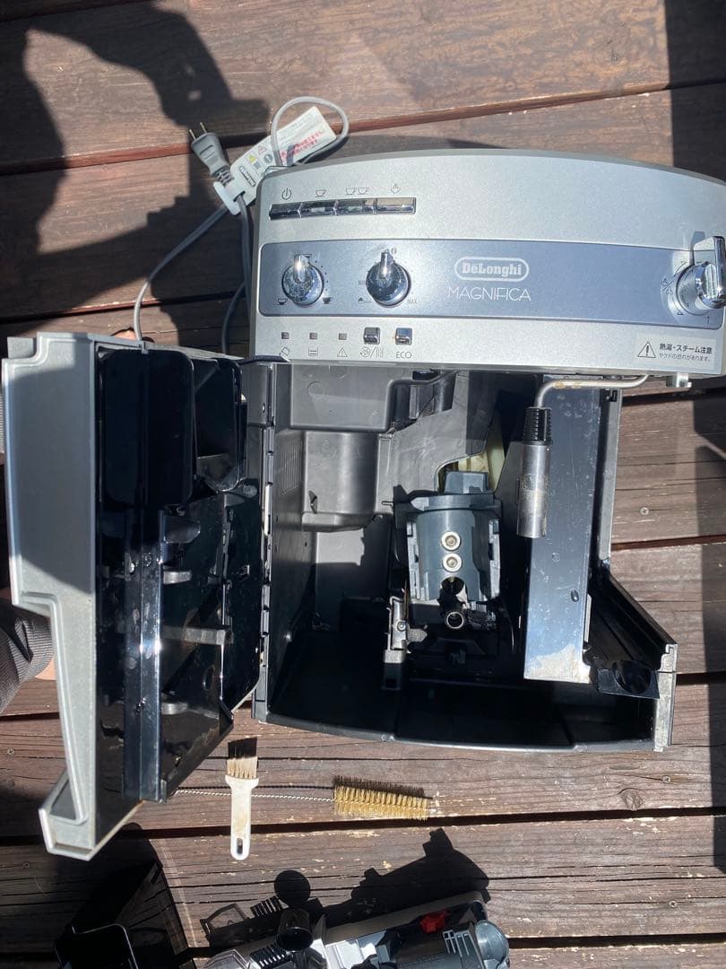 De'Longhi Magnifica エスプレッソマシン　ESAM03110S