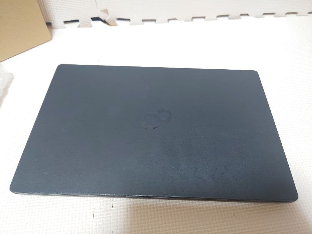 富士通Lifebook UH90/E3 i7-1165G7 800g台超軽量