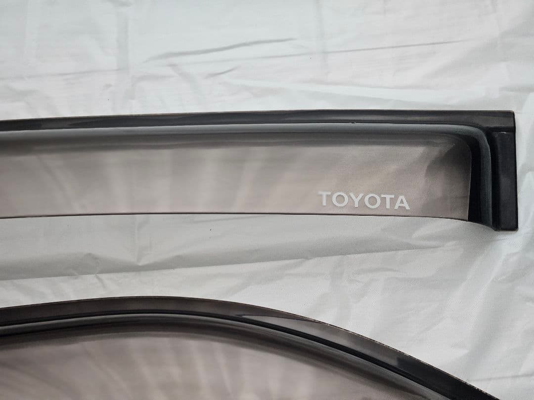 185ハイラックスサーフ　純正バイザー⇒ピーっす