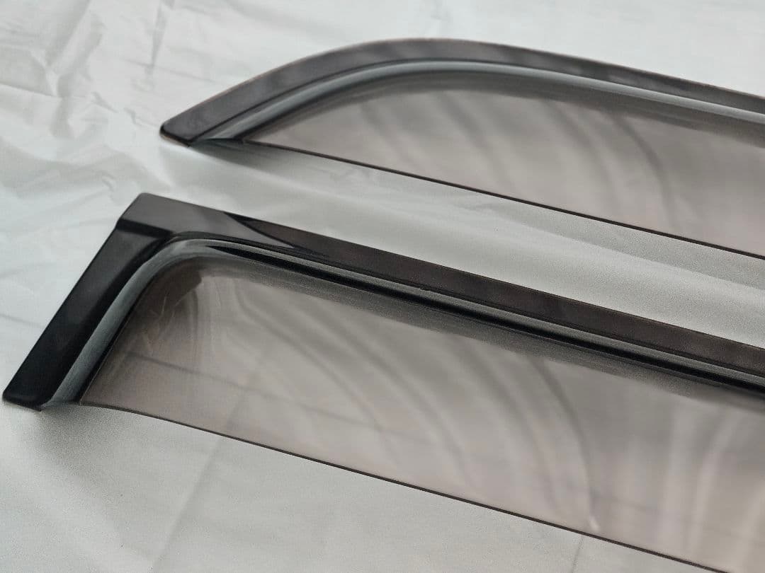 185ハイラックスサーフ　純正バイザー⇒ピーっす