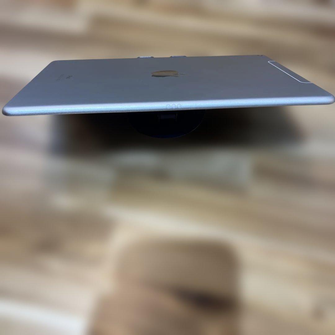 K1552 SIMフリー　iPad Air3 64GB