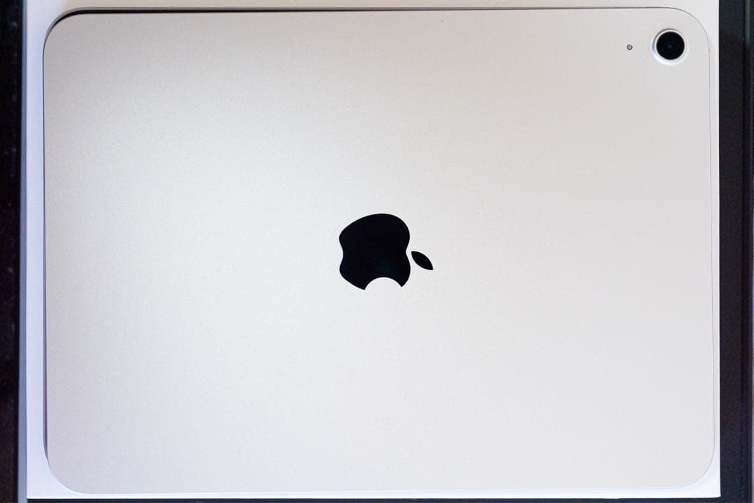 ほぼ新品 Apple iPad 11インチ Wi-Fi 128GB (A16)