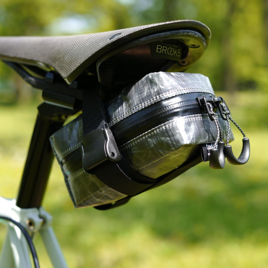 アクセサリー tade qui 2 hour tripper Dyneema Black