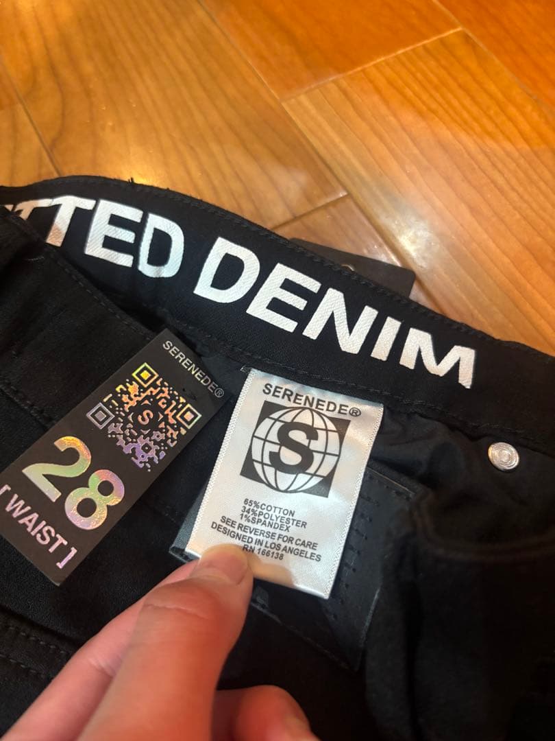 Serenadeフィットデニム ブラック 28インチ