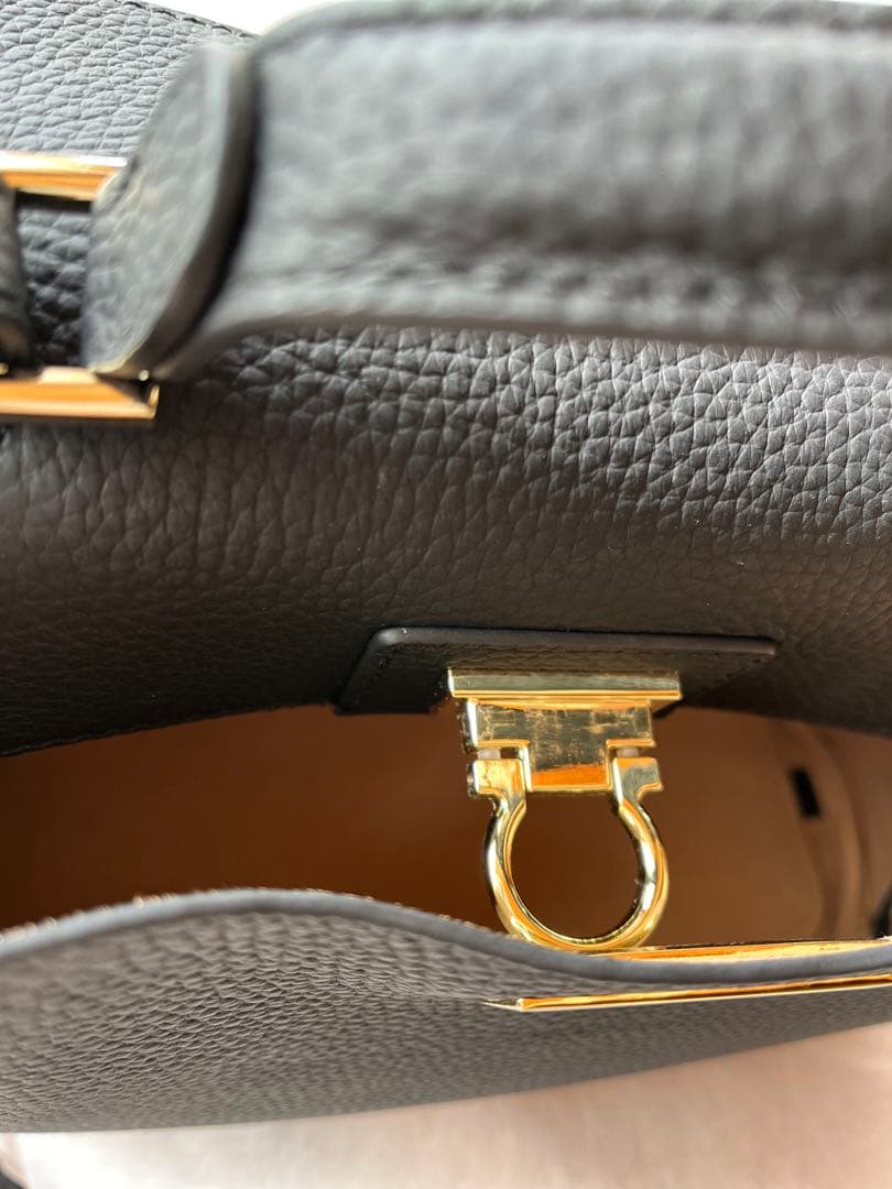 ヘイニ　第3世代 マロエ 本革 ハンドバッグ 2way トートバッグ ショルダー