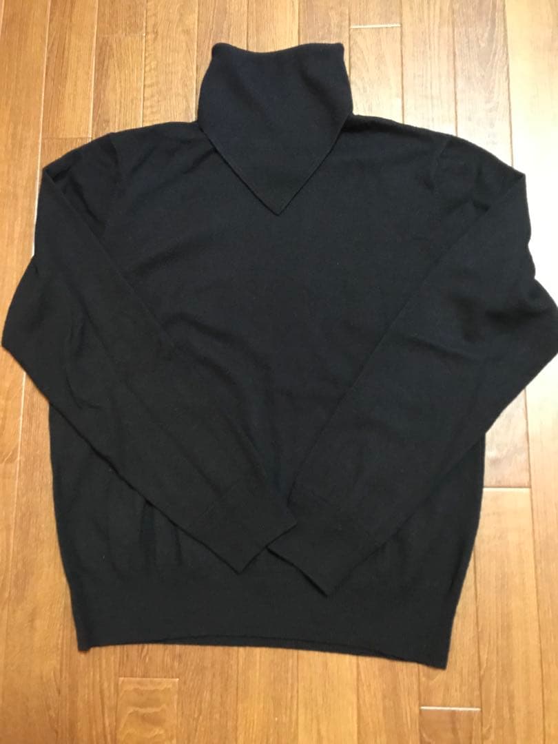 ソロイスト　スカーフタートルニット　フミヤ着