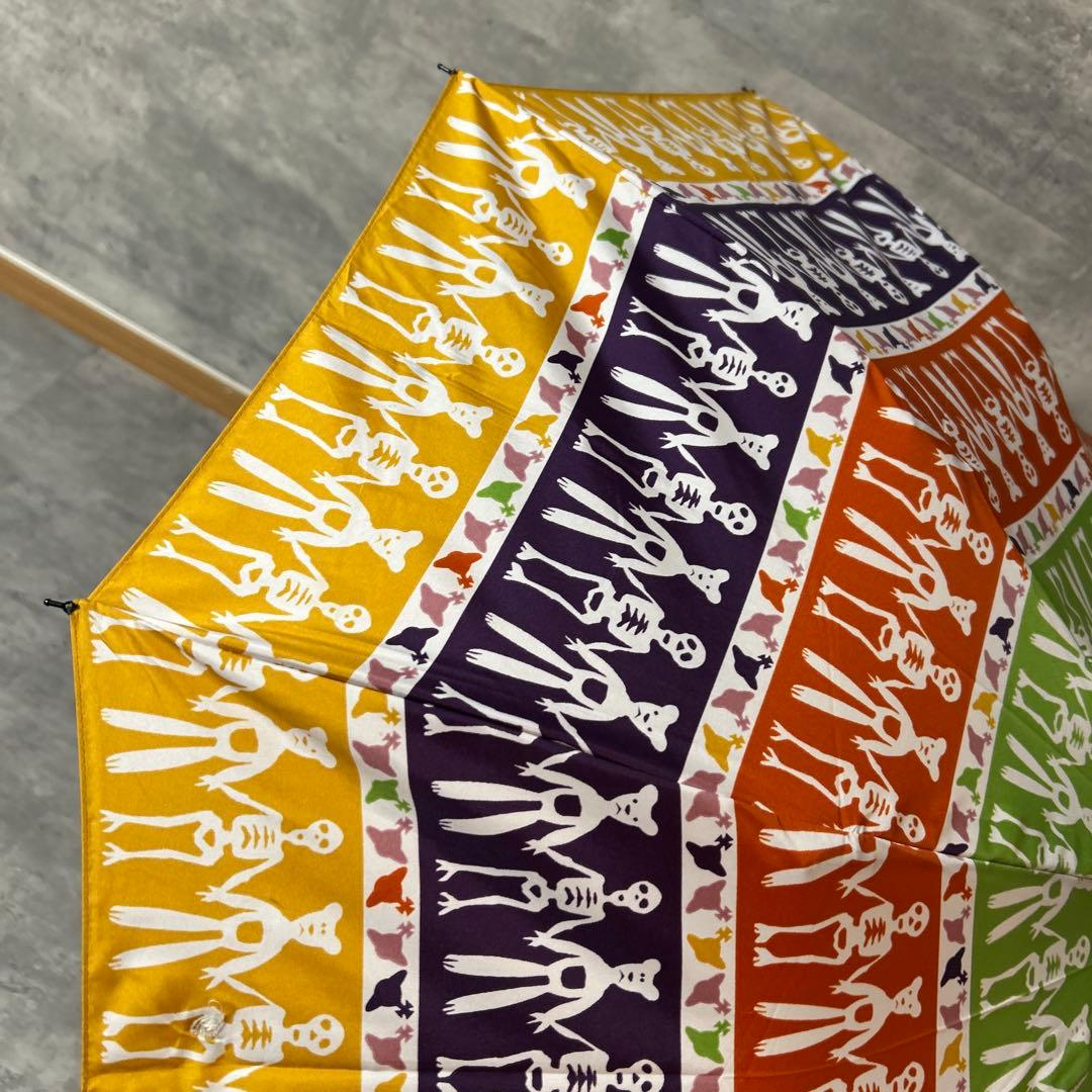 【美品】 Vivienne Westwood 折り畳み 傘 総柄 スカル