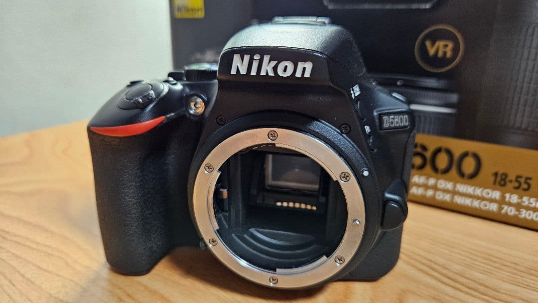 Nikon D5600 ダブルズームキット+単焦点レンズ1本 おまけ付き