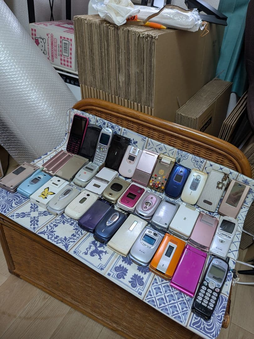 が*ら様 ガラケー 携帯電話 おまとめ 34台☆ 動作未確認 ジャンク