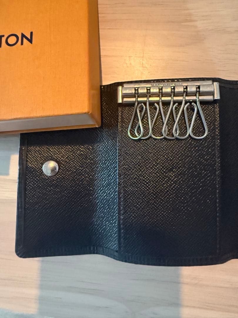 ルイヴィトン エピ ミュルティクレ6 キーケース6 連