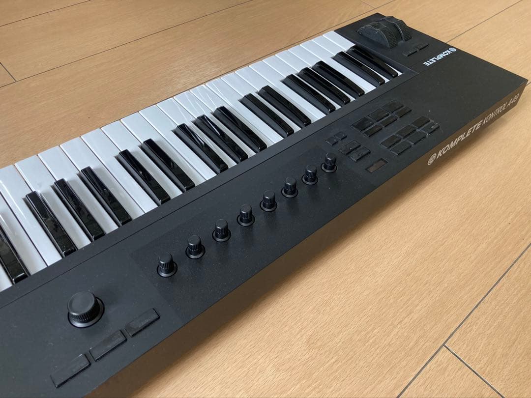 KOMPLETE KONTROL A4 49鍵 MIDIキーボード プラグイン付