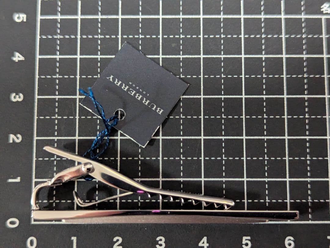 BURBERRY　ネクタイピン　未使用　シルバー　クリスマス