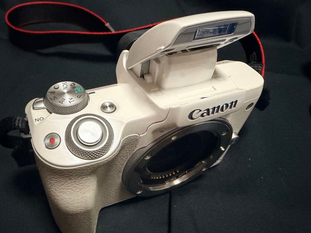 即日発送 Canon EOS KISS M ホワイト レンズ2本付き