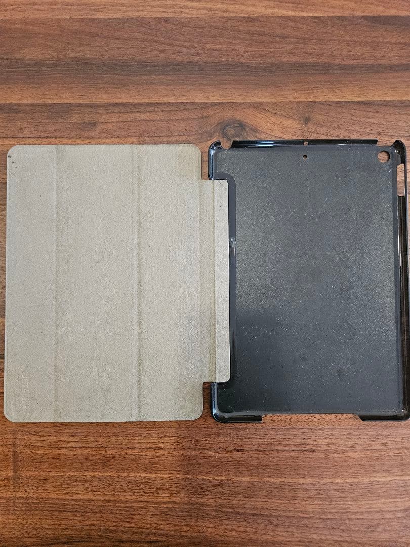 6 【値段交渉可】iPad (第6世代) 32GB Wifiモデル ケース付き