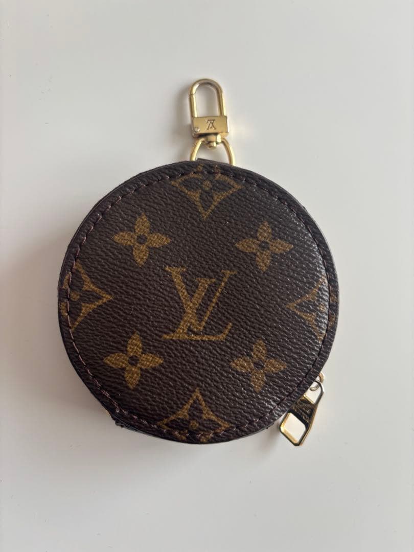 た*レ様 Louis Vuitton ケース