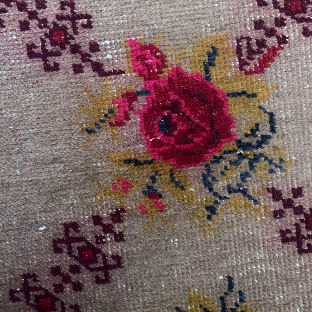 訳あり　超レア　トルコヴィンテージラグ　ローズ　206×113 薔薇　トルコラグ